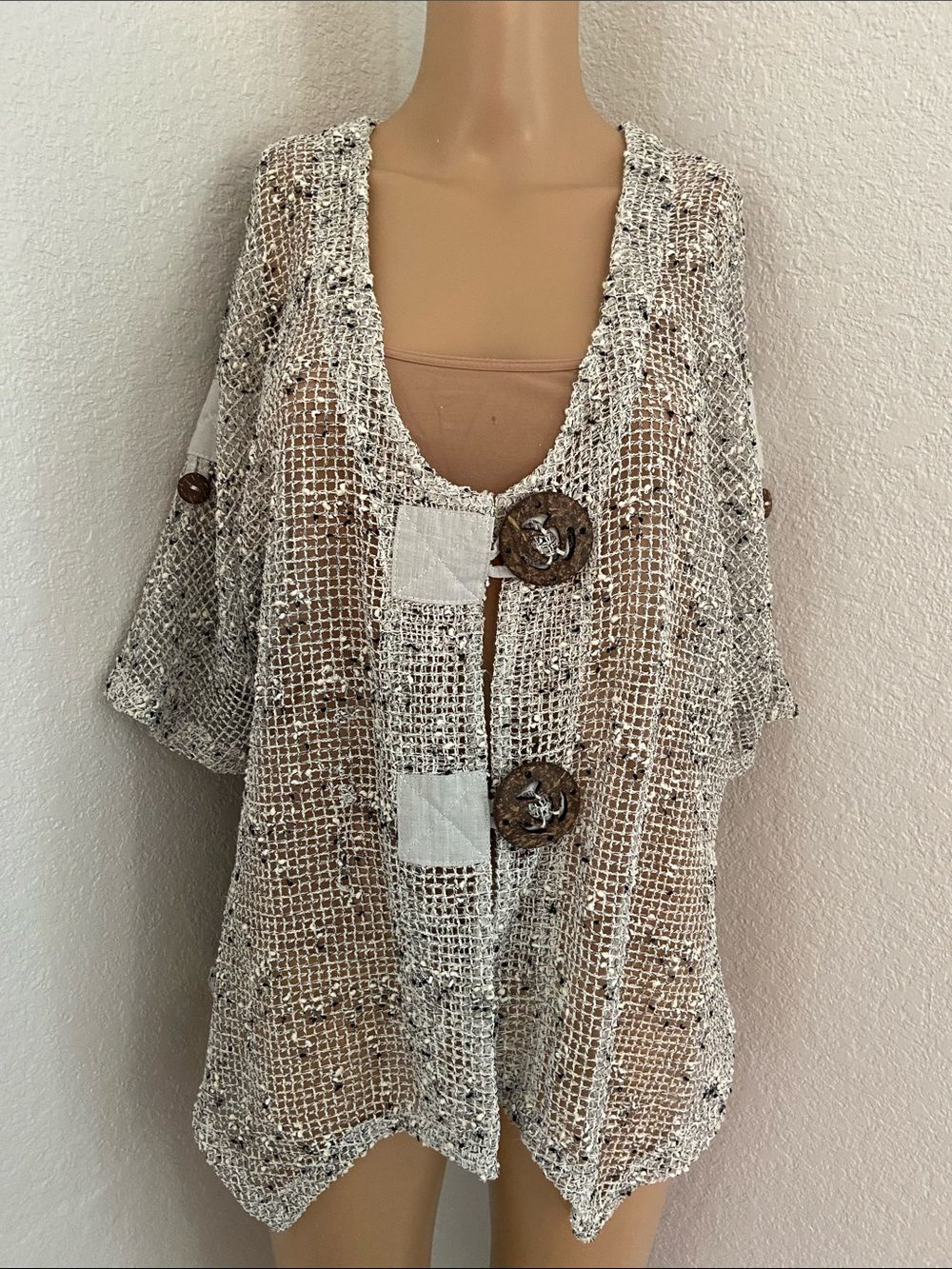Frazzle Open-Weave Short Sleeve Cardigan with Brown Buttons Sz M